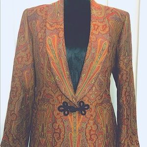 Vintage Paisley Print Blazer with Unique Clasp Closure